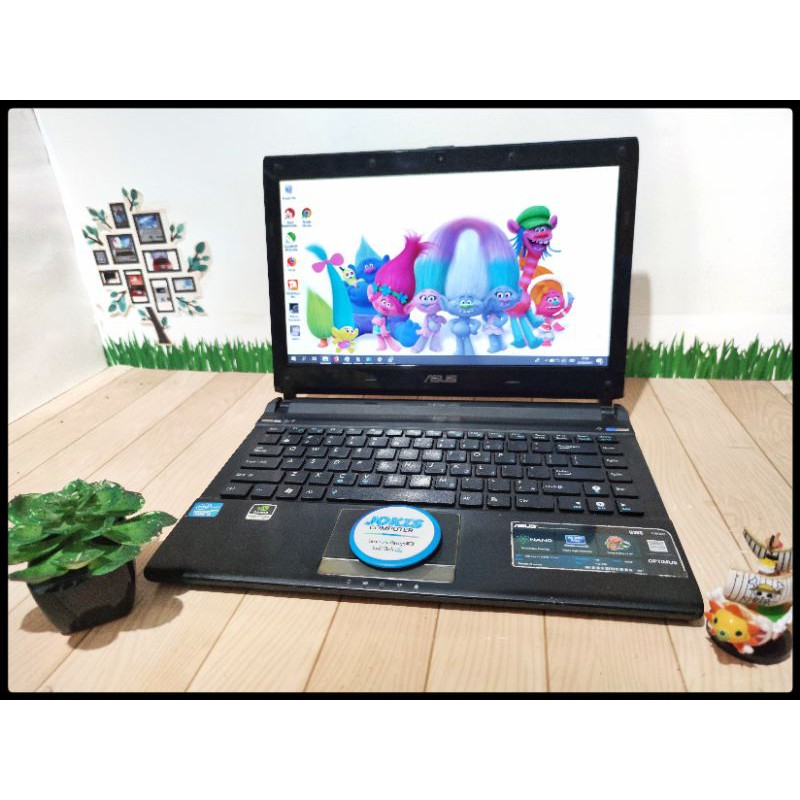 Laptop Asus U36S Core i3 Sandybrigde Nvidia 520M RAM 4gb