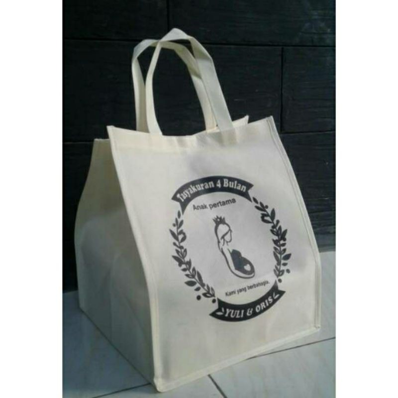 

tas berkat sablon/tas 4 bulanan/tas 7 bulanan/tas kotak nasi 20x20 cm