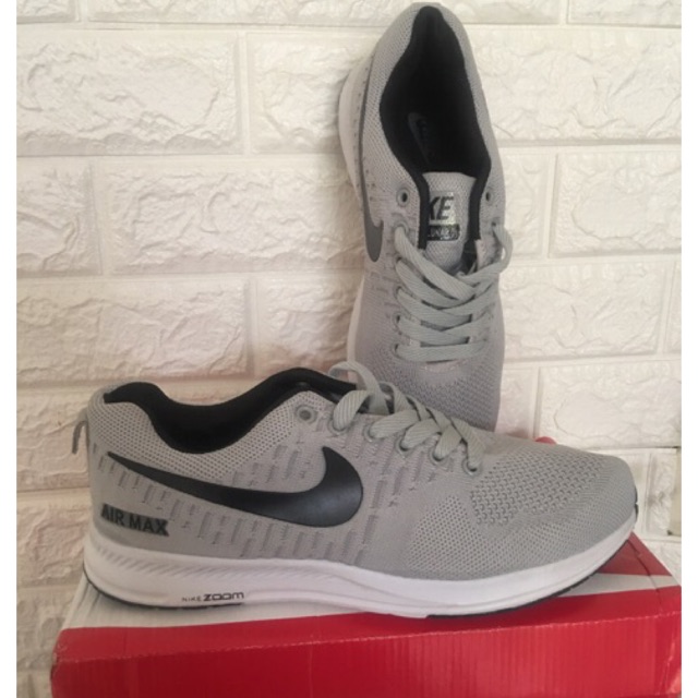 Sneakers/sepatu santai pria wanita