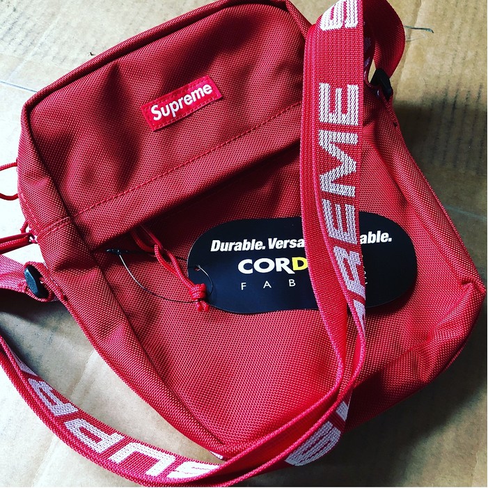 harga sling bag supreme