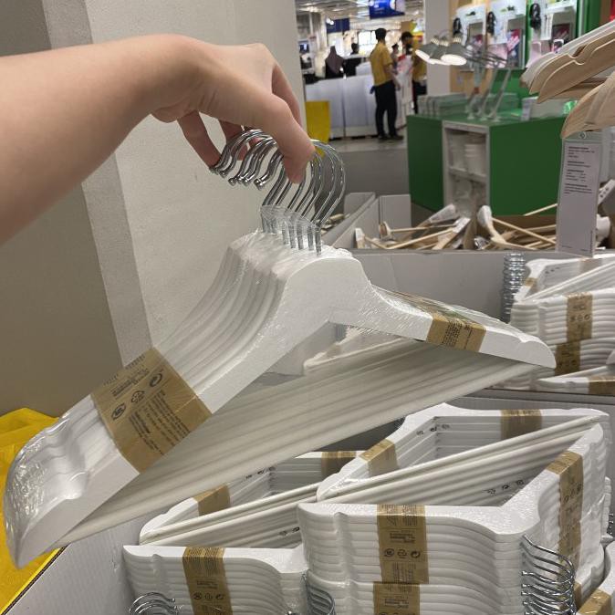 GANTUNGAN BAJU KAYU ISI 8 PCS IKEA / HANGER BAJU - Putih