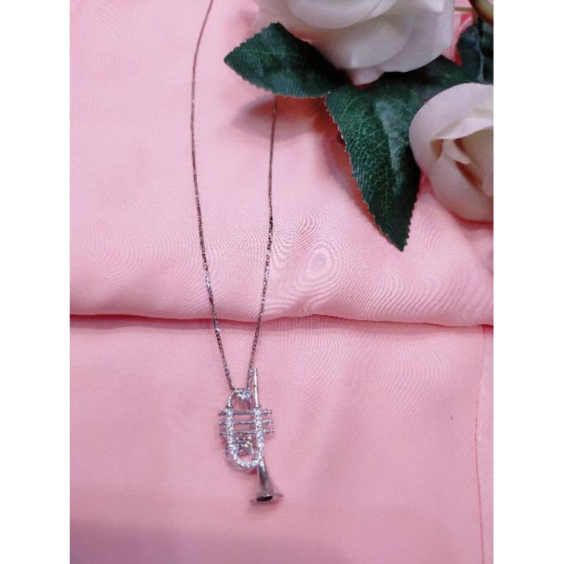 kalung dancing stone