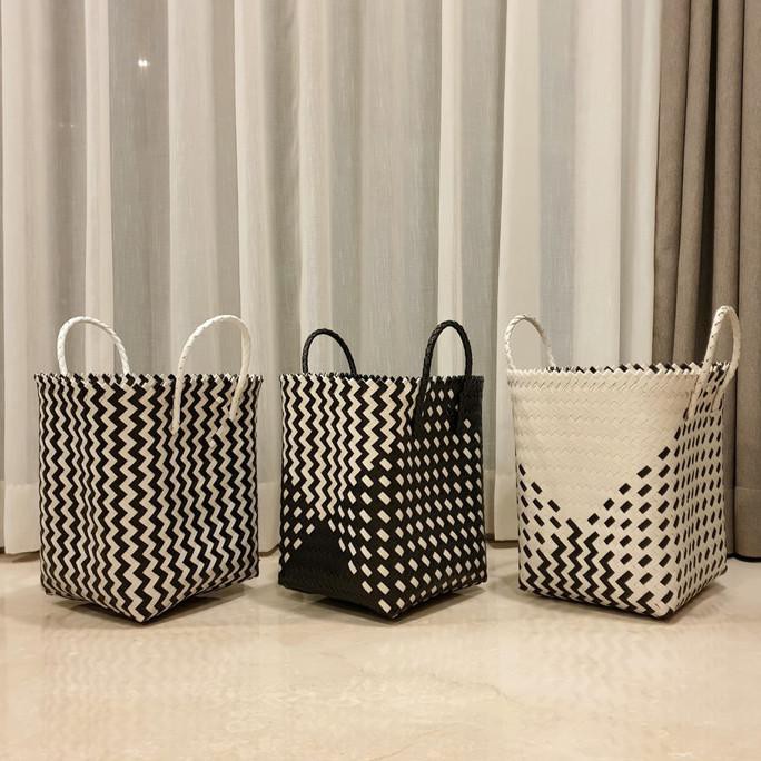 PREMIUM Tas Anyam Plastik, Tas Sembako, Tas - dominan hitam / dominan putih