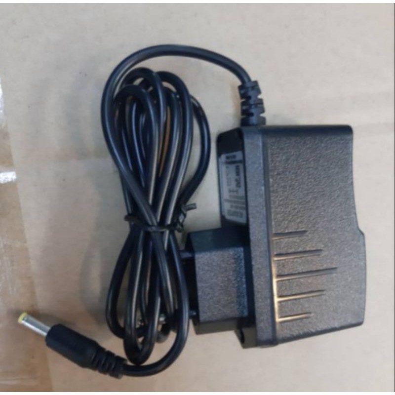 adaptor  speaker portable Aiwa 9V 1A