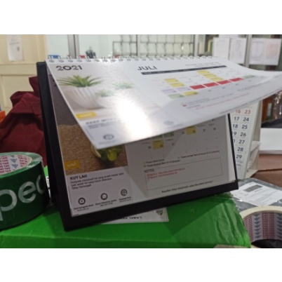 

Cetak Kalender Meja Dudukan Karton