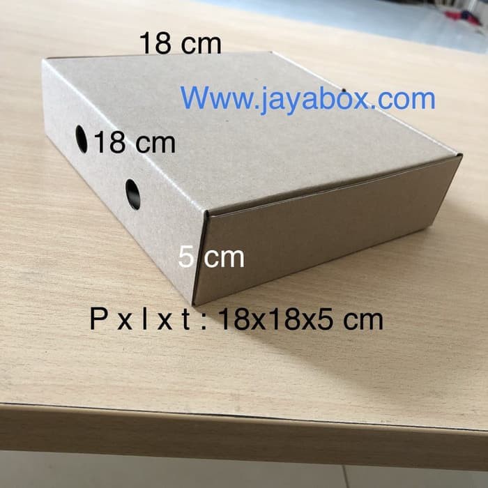 

Kardus/Box/Karton/Packaging/ Pizza,kaos,kemeja 18cmx18cmx5cm. Minimum Order 10 pcs