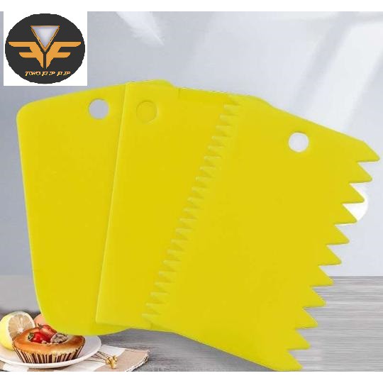 Scraper Kue Plastik 3 in 1 / Pemotong Adonan Kue / Alat Adonan Kue / Pisau Plastik Pemotong Adonan