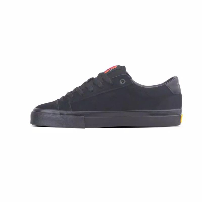FYC Slim Caven Almost Black Suede