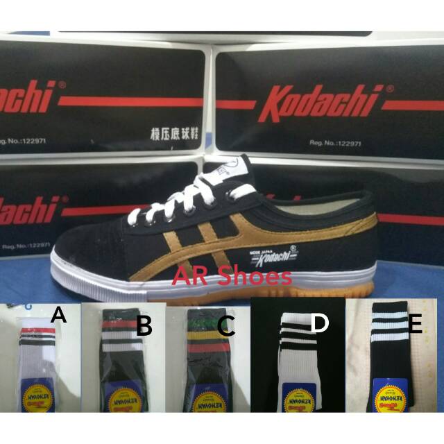 Sepatu kodachi 8172 C paket kaos kaki