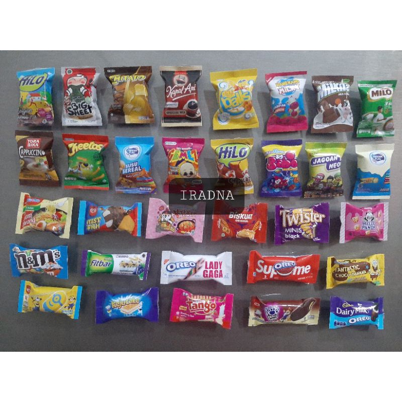 Magnet/Tempelan Kulkas Unik Lucu Gantungan Kunci Souvenir Suvenir Sovenir Nikah Pernikahan Hajatan Sunatan Unik Murah Lucu Miniatur Snack