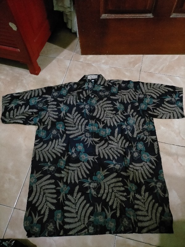 Batik Myrna - Kemeja Batik Lengan Pendek Baju Atasan Pria Motif Daun Pete Dongker