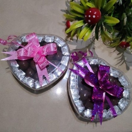 

Coklat Delfi mix Silverqueen tiples Hearts Valentine's