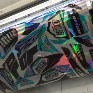 BAHAN HOLOGRAM PELANGI DECAL MOTOR STIKER MOTOR CRF BAHAN HOLOGRAM PELANGI DECAL MOTOR STIKER MOTOR CRF