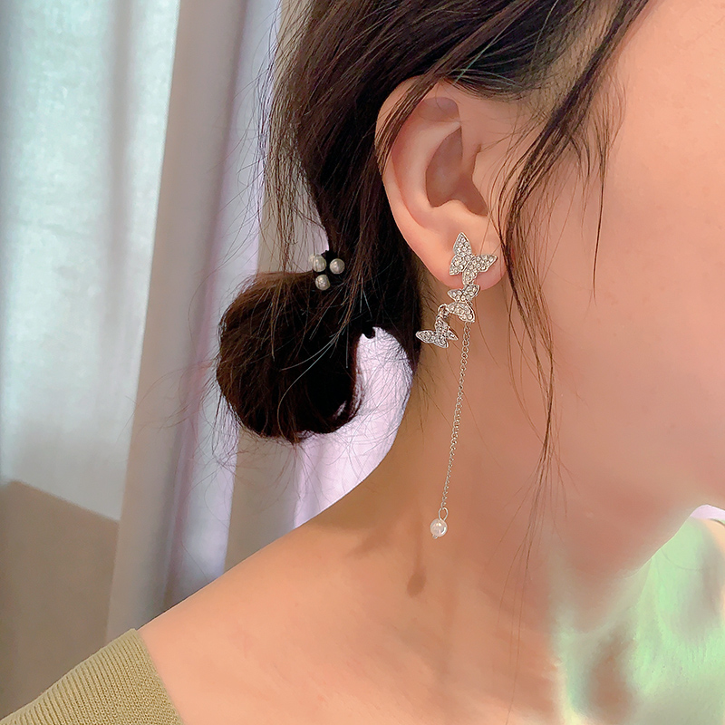 YEEZII Anting Klip Rumbai Asimetris Desain Kupu-Kupu Aksen Berlian Bahan 925 Silver Gaya Korea Untuk Wanita