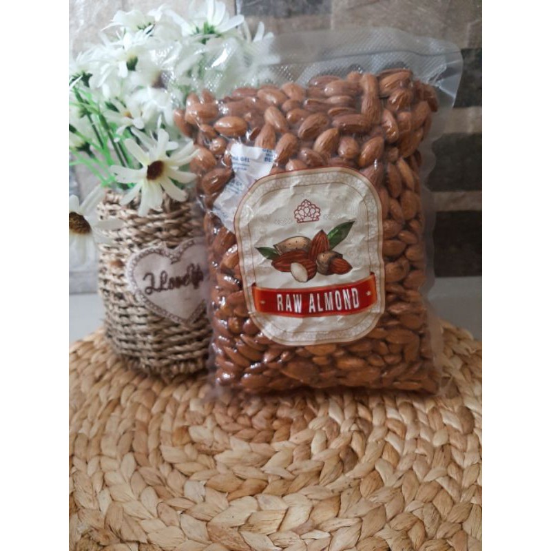 

Almond mentah ( Raw Almond) /premium quality 1kg/1000gr/murah