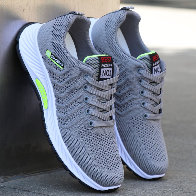 Sepatu pria 2021 musim panas baru mesh bernapas kasual olahraga deodoran berongga lari