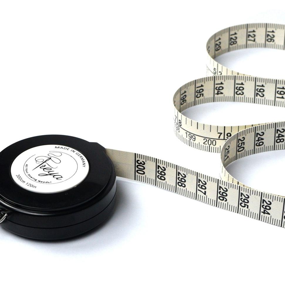 

[KODE DJIJ7] FREYA RONDO(A) Meteran Roll Jerman Kain-Baju-Badan 300 cm Gulung Tarik