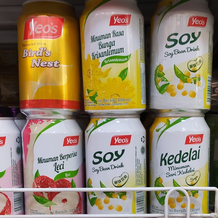 

Minuman Yeo's Sari Kedelai, Chrysantemum, Cincau, Leci, dan Bird Nest