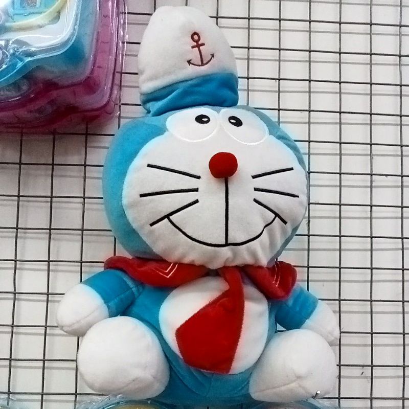 Boneka Doraemon Dakron Asli EmPuk dan Lembut Tema Bajak Laut