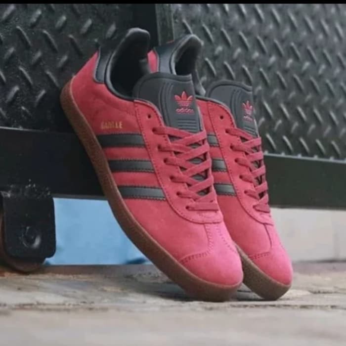 Sepatu Pria Adidas Gazelle Maroon Black Gum Original Sneakers Cowok