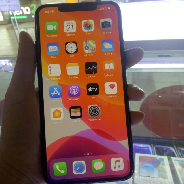 Iphone 11 pro max 64gb ibox like new