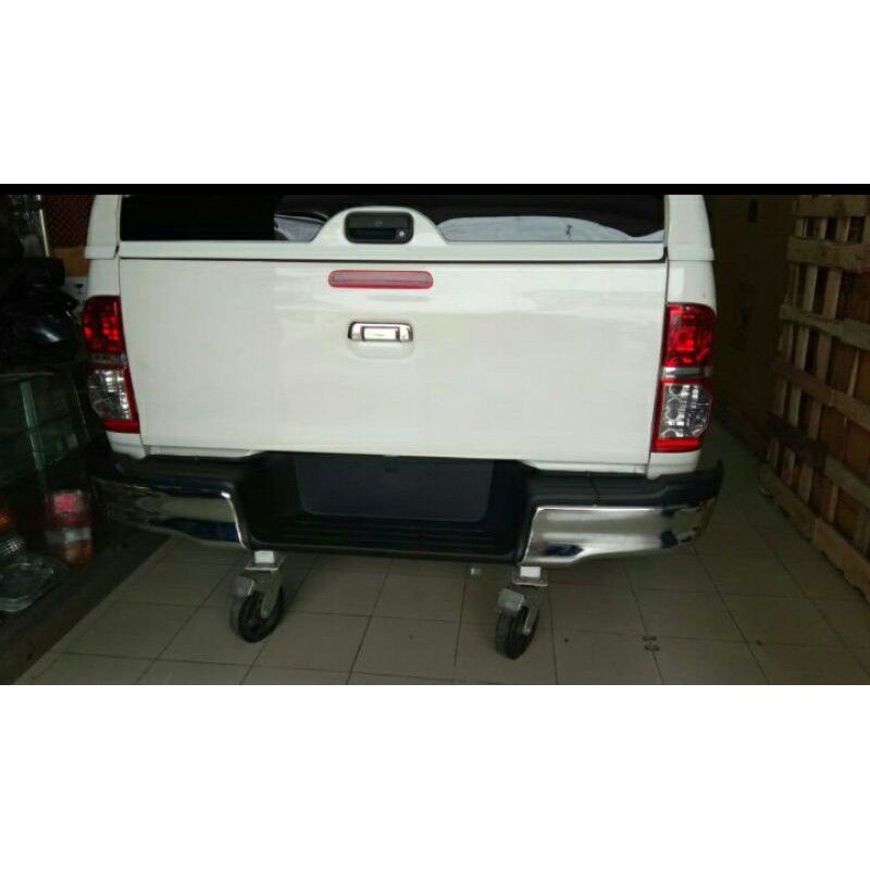 bumper belakang hilux