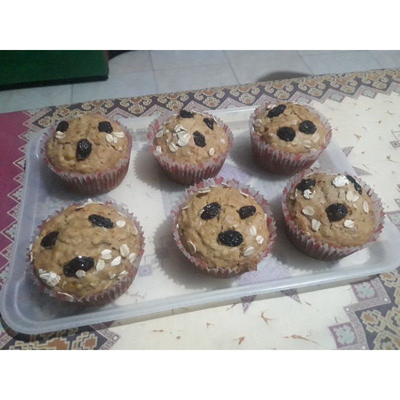 

Healthy homemade oat muffin