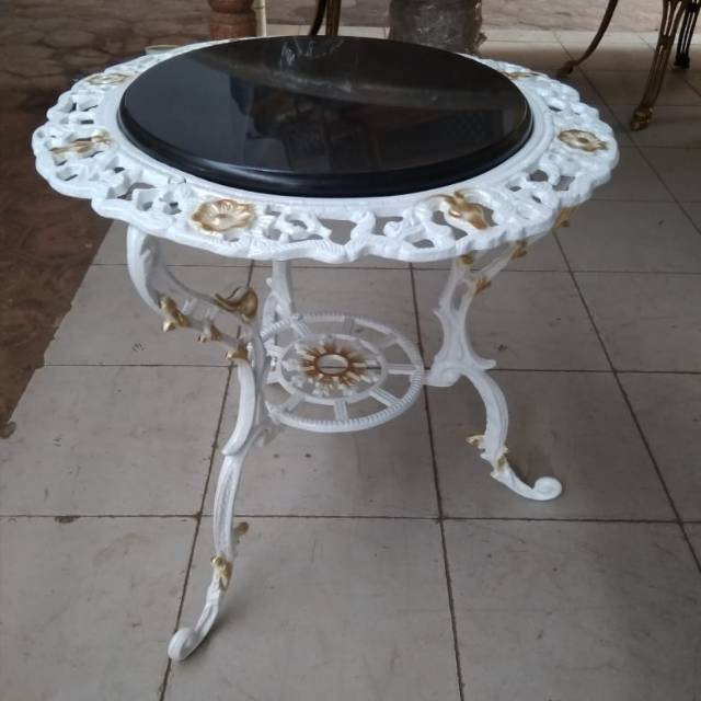 Meja teras bahan granit variasi besi khas Tulungagung Terpopuler