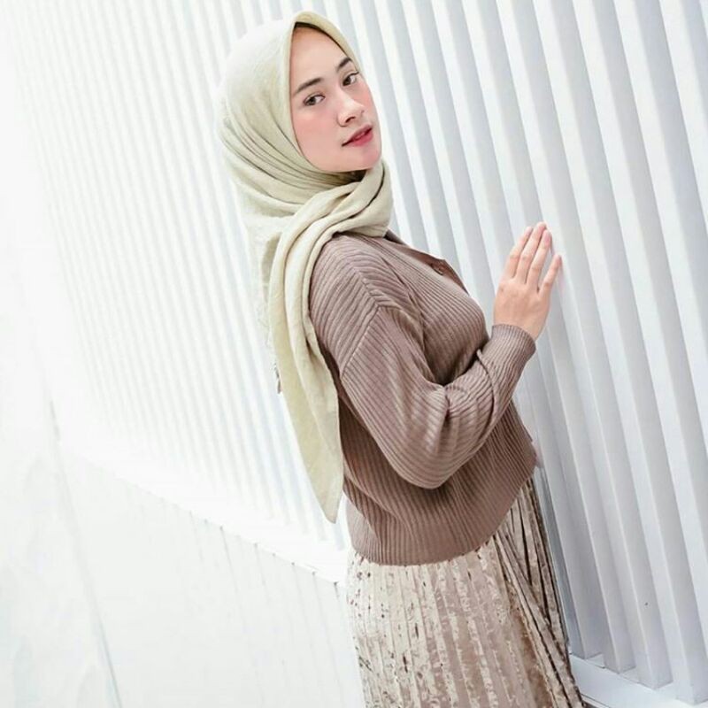 Cardi Crop Starda Button-7