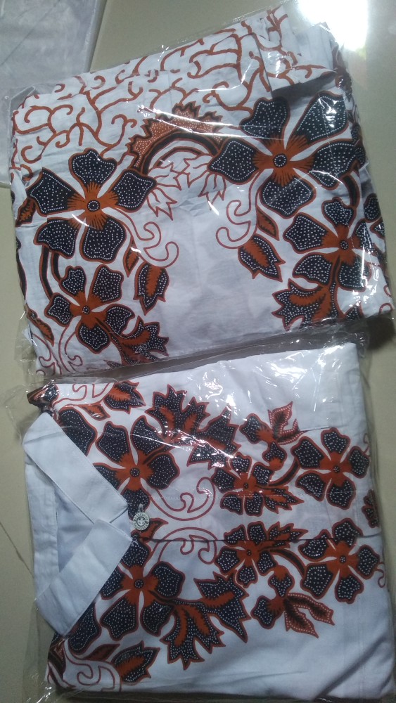 Batik Solo Setelan Celana Sarung Dan Kemeja  Koko