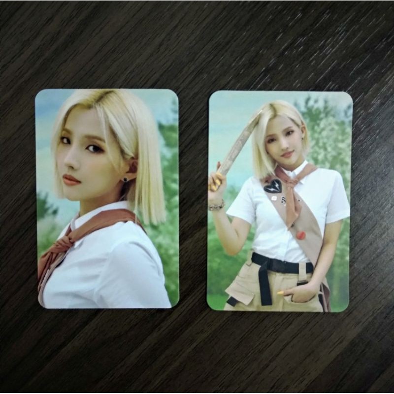 Soyeon (G)I-DLE Photocard 2020 Season Greetings