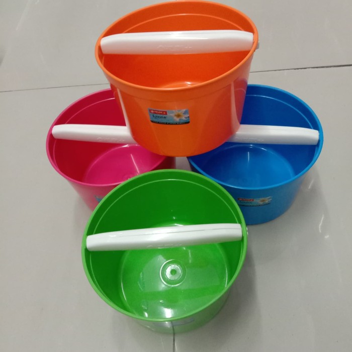 Timba round water scooper LION STAR / timba air plastik  kuat