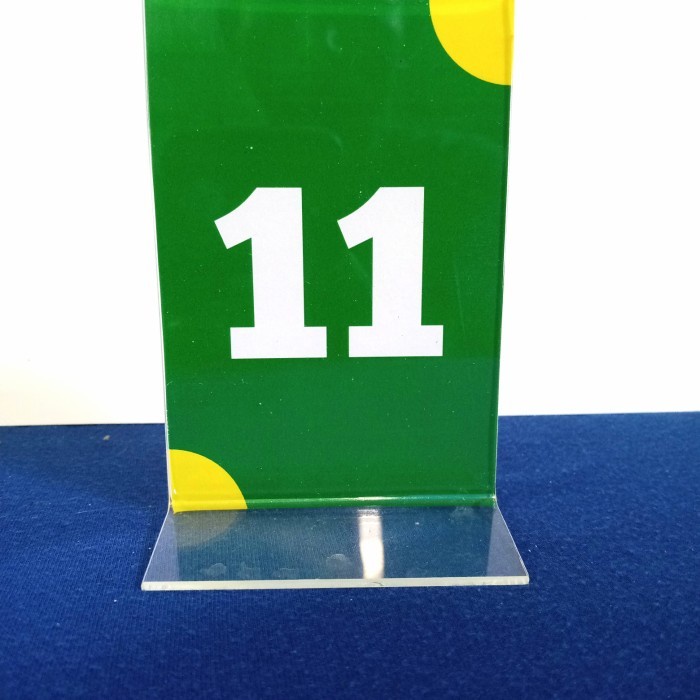 

akrilik nomer meja 12x8 cm