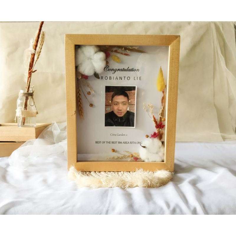BINGKAI FOTO AESTHETIC BUNGA KERING SCRAPFRAME UNTUK PENGHARGAAN