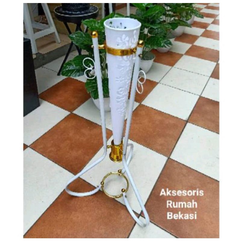 Pot standing besi import vas corong besi vas bunga sudut