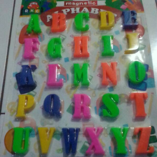Mainan huruf magnet