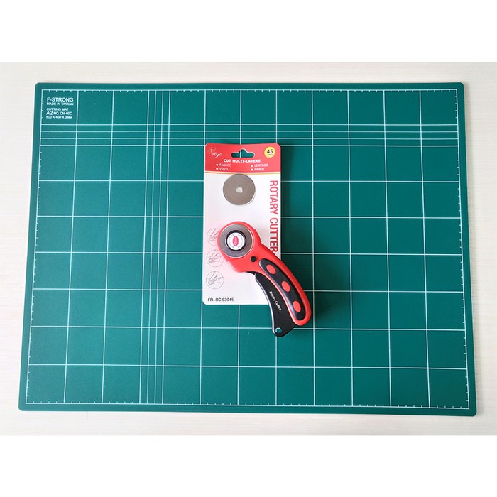

Murah [Paket Hemat] Cutting Mat A2 (2 sisi) + Rotary Cutter Freya + Refill Elegan