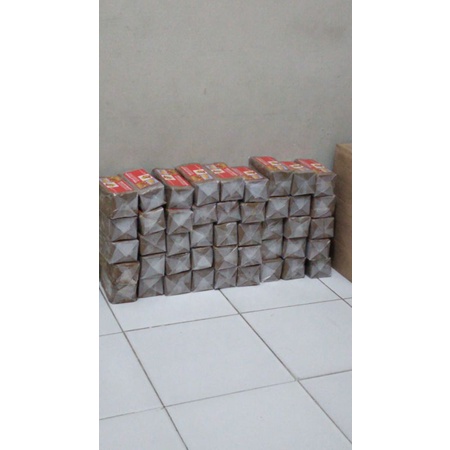 

tanah liat/clay plus cat