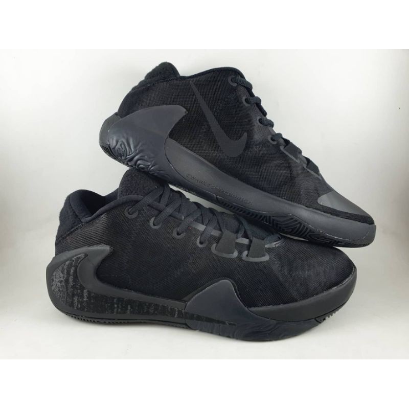 nike air zoom charles veronica