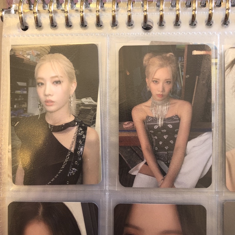 [booked] pob loona kim lip wd 1 & mmt 1 photocard