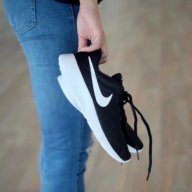 Sepatu Sneakers Wanita Nike Tanjun Import Original Size 36-43 Sepatu Sneakers Keren Terlaris