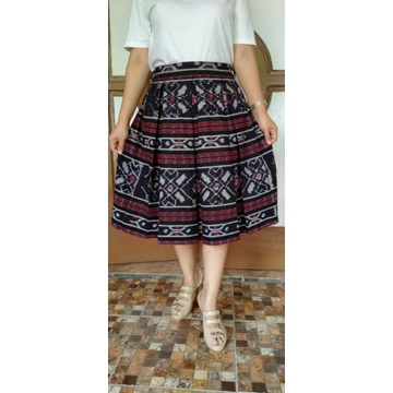 Rok tenun motif NTT