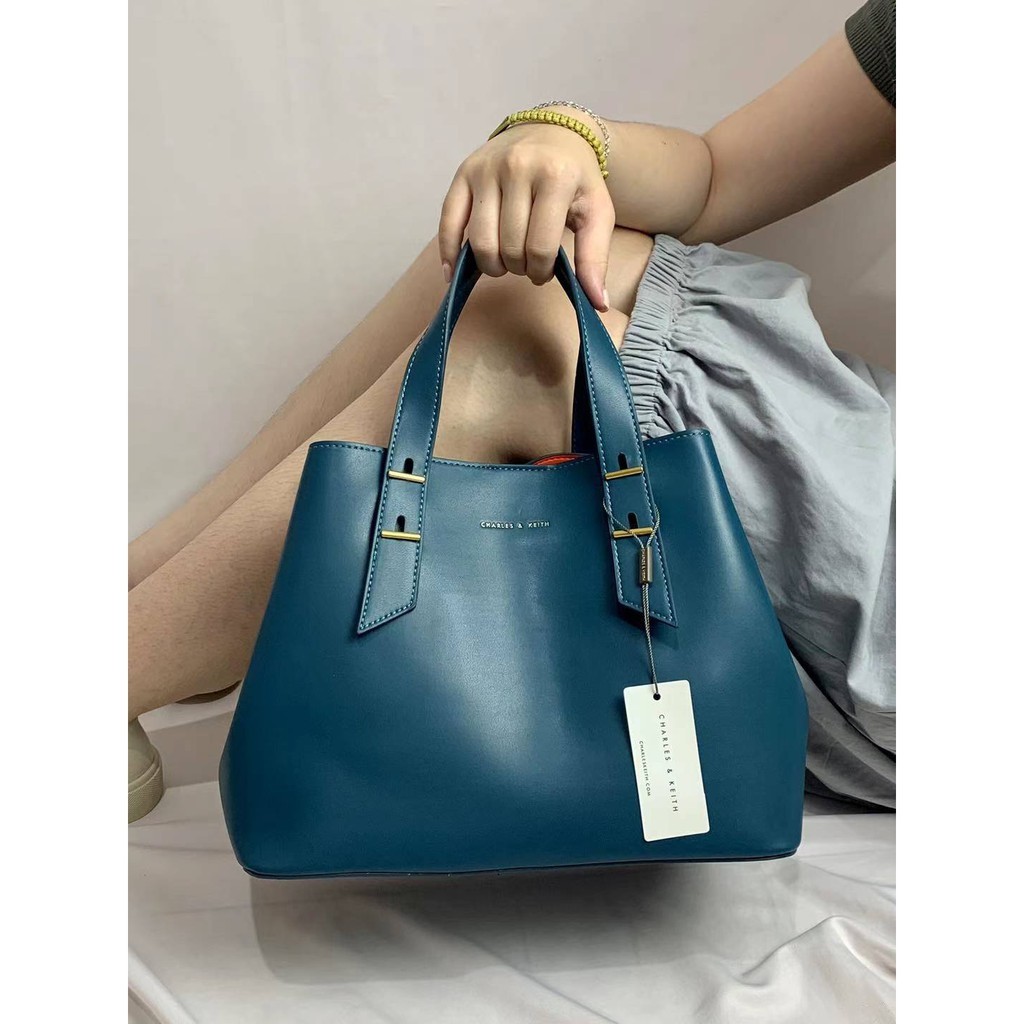 Tas Charles&Keith Double Handle Slouchy Bag