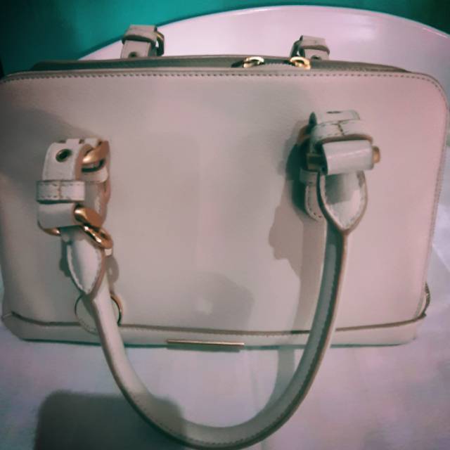 Tas c&k off white