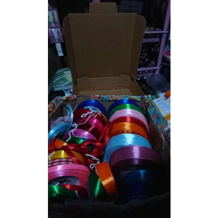 

kertas kado khusus pemesanan parsel saja