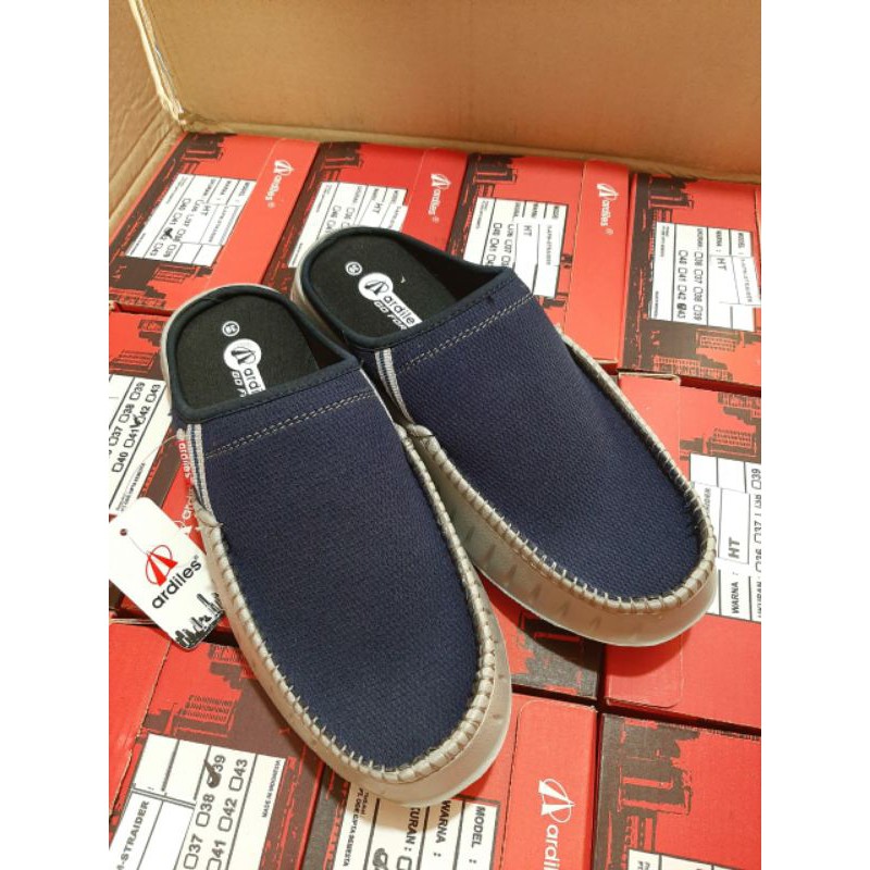 sepatu sandal-sandal sepatu ardiles -straider-sandal slop.