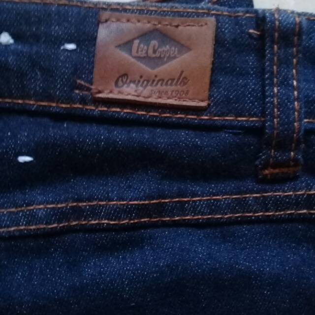 PRELOVED CELANA WANITA LEE COOPER SIZE 27