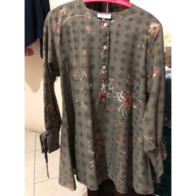 MAHATI top Ria Miranda size M Kasmaran Preloved mahata saga