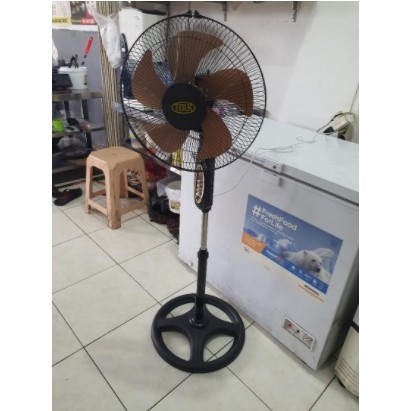 HRK Kipas Angin Berdiri 16&quot; Stand Fan 609J