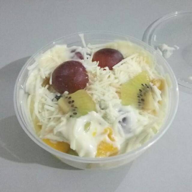 

Salad buah fresh fruit homemade by yuniie @yuniie_fitriani